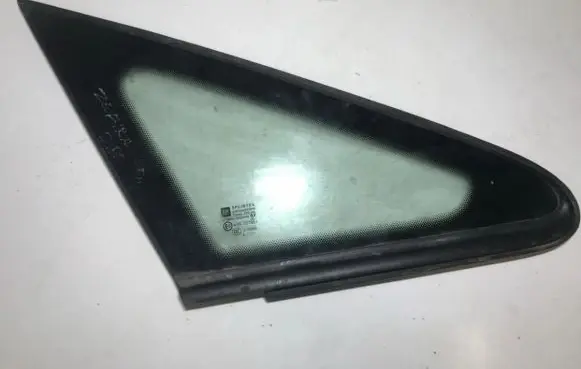 Opel Zafira B Front triangle window/glass 