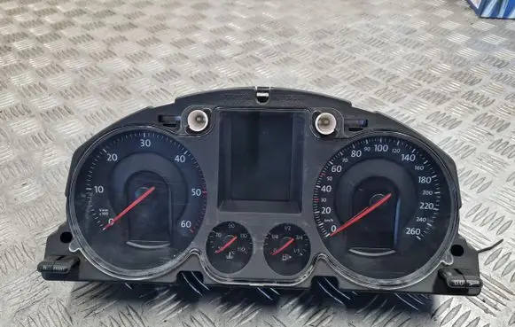 Volkswagen PASSAT B6 Speedometer (instrument cluster) A2C53194181