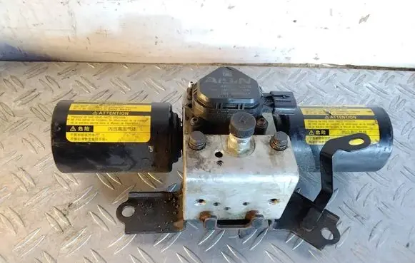 Toyota Land Cruiser (J150) Convertible roof hydraulic pump 4886060030 16511013010