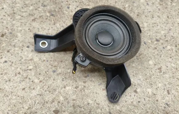 Volvo XC40 Front door speaker 31456872 17V43D0051