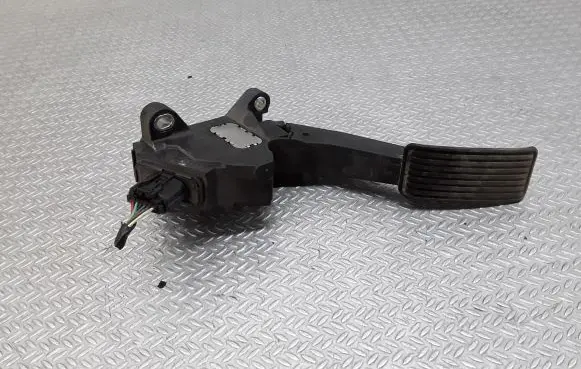 Toyota Aygo AB10 Accelerator throttle pedal 781100H010