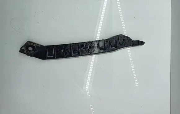 Chrysler Pacifica Front bumper mounting bracket 68229138AC