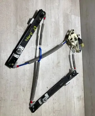 Ford B-MAX Rear window lifting mechanism without motor AV11r27000