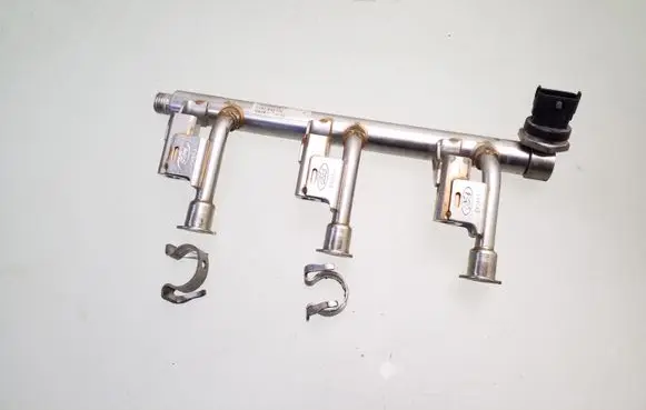 Ford Focus Fuel main line pipe CM5G9H487HB 0261555132
