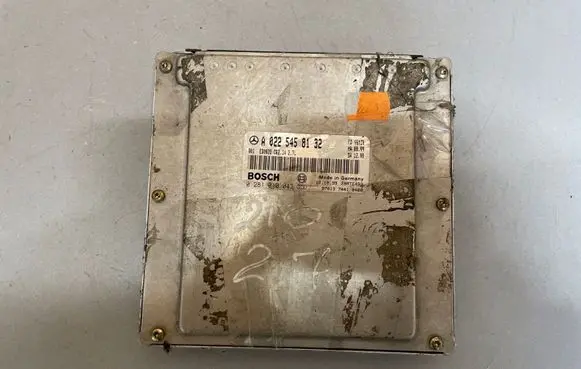 Mercedes-Benz E W210 Engine control unit/module A0225458132