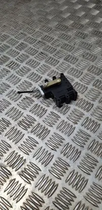 Mazda 3 I Air flap motor/actuator 6713F