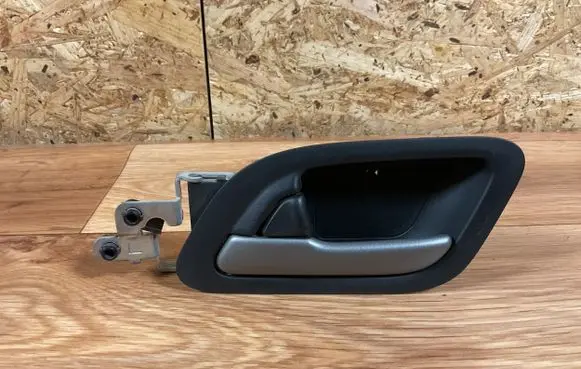 Honda FR-V Front door interior handle 