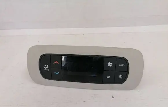Chrysler Pacifica Climate control unit P68223337AF T259610396