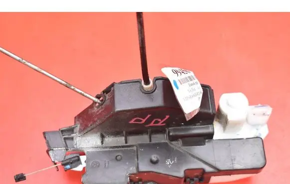Volkswagen Fox Front door lock