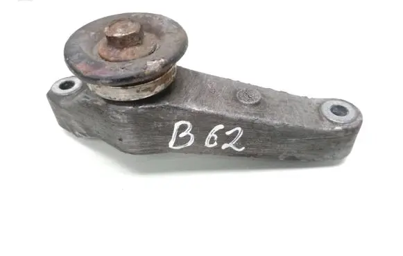 Honda CR-V Engine mounting bracket