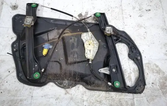 Volkswagen PASSAT B6 Sliding door window regulator with motor 3C1837756L