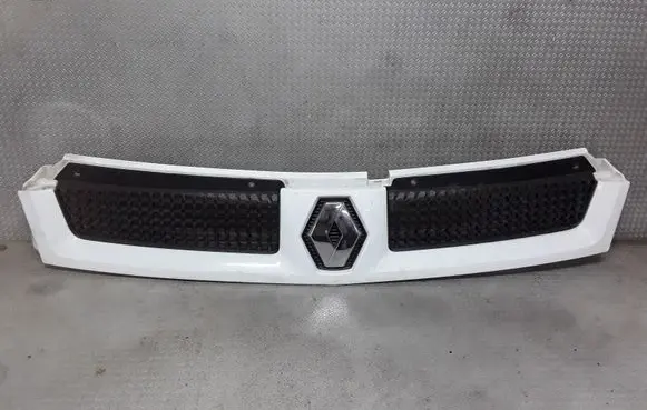 Renault Master II Front bumper upper radiator grill 8200233765