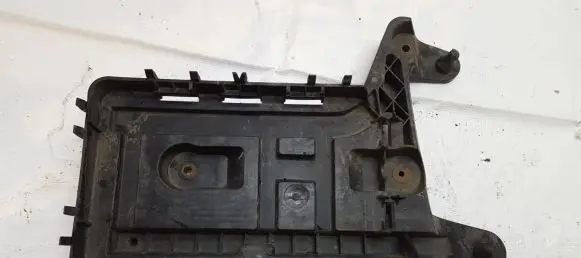 Battery box tray