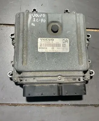 Volvo XC90 Engine control unit/module 30729826A 0281012103