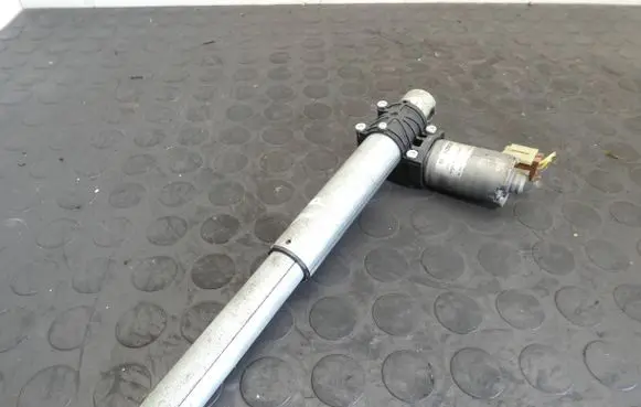 BMW 5 F10 F11 Seat adjustment motor 9168755 0390204011