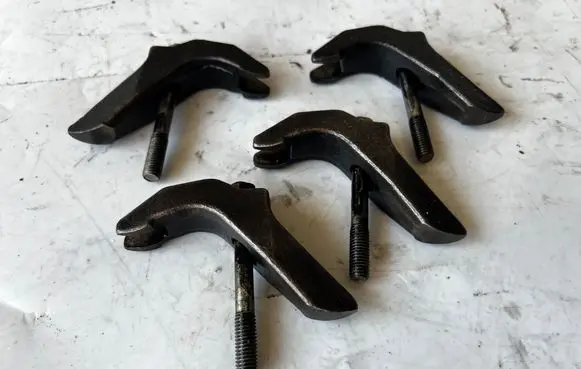 Nissan Patrol Y61 Fuel Injector clamp holder