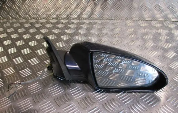 Nissan Primera Front door electric wing mirror 