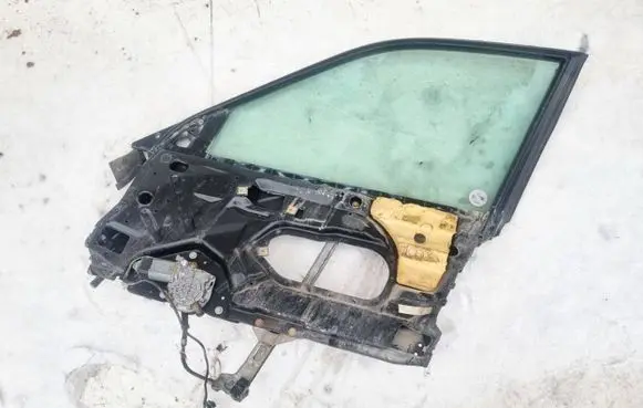 Audi A6 S6 C4 4A Front door window/glass frame 