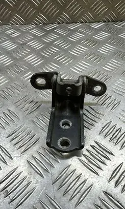 KIA Sorento Front door upper hinge A046057