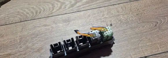 Passenger airbag on/off switch
