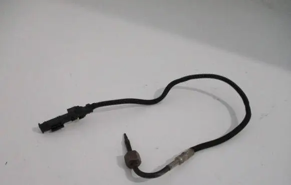 Mercedes-Benz E W212 Exhaust gas temperature sensor A0009059604