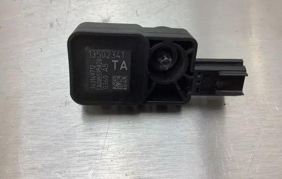 Opel Insignia A Airbag deployment crash/impact sensor 13502341