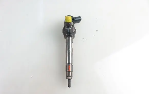 Toyota Avensis T270 Fuel injector 8514146 0445110613