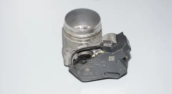 BMW 4 F36 Gran coupe Throttle valve 13547588625 7588625