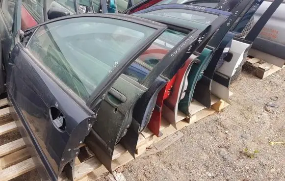 Citroen Xsara Picasso Front door MELYNOS