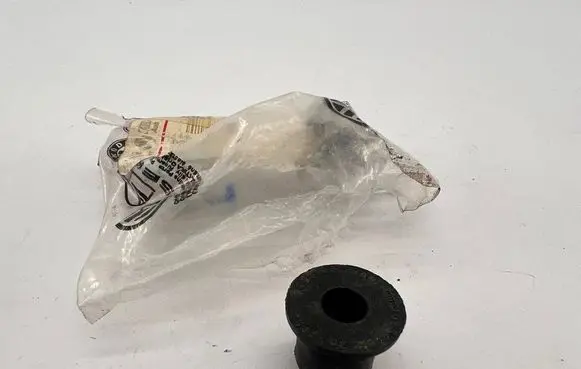 Volkswagen Golf III Engine cover (trim) 028103638A