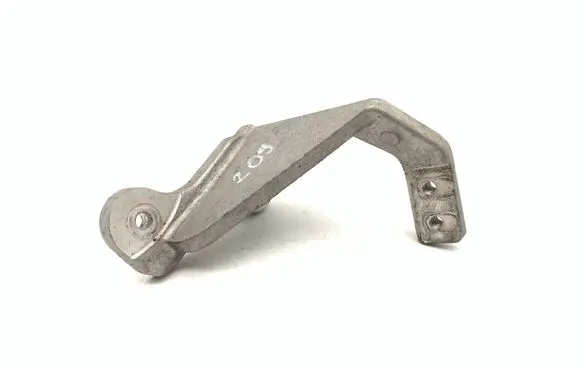 Maserati Ghibli Muffler mount bracket/holder 670003862