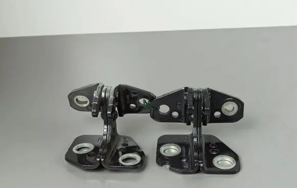 Rear door hinge set