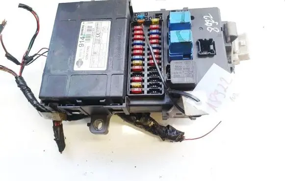 Nissan Primera Fuse box set 285519f914 5wk48542