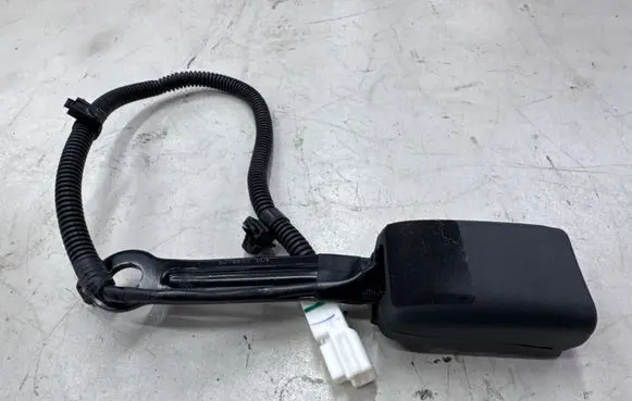 Hyundai i20 (GB IB) Front seatbelt buckle 6274855