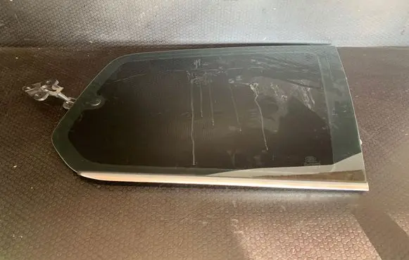 Ford Galaxy Rear side window 43R000582 0090001