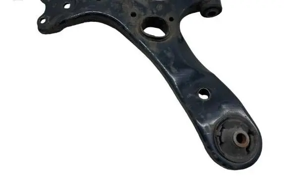 Toyota Avensis T270 Front control arm