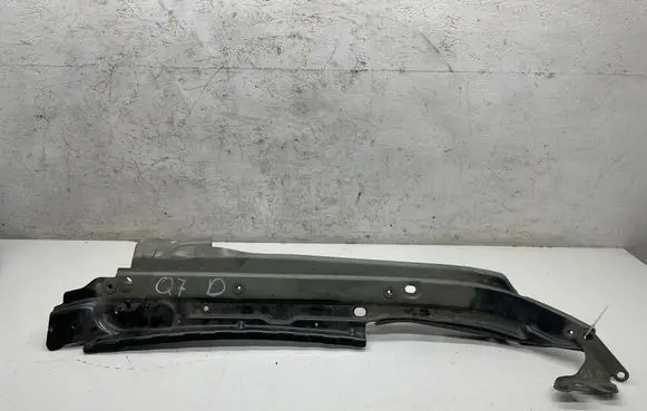 Audi Q7 4L Fender mounting bracket 4L0805158A