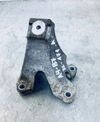 Audi A4 S4 B7 8E 8H Engine mounting bracket 8E0199307AB 8E0199307