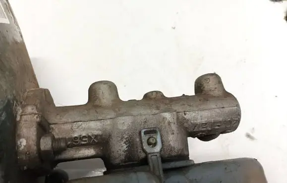 Skoda Roomster (5J) Master brake cylinder x561
