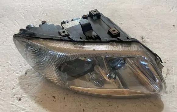 Chrysler Voyager Headlight/headlamp 04857710AB 5875200000