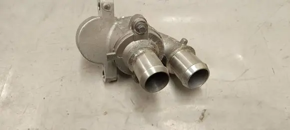 Ford Kuga III Thermostat/thermostat housing LX6E8A587AC