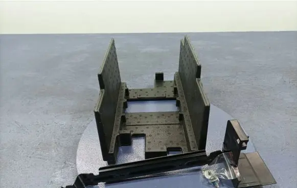 Battery box tray