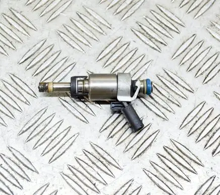 Audi A5 8T 8F Fuel injector 06H906036G 0261500076
