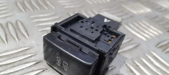 Nissan Qashqai ESP (stability program) switch 