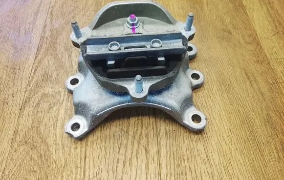 Porsche Macan (95B) Gearbox mount 8K0399151