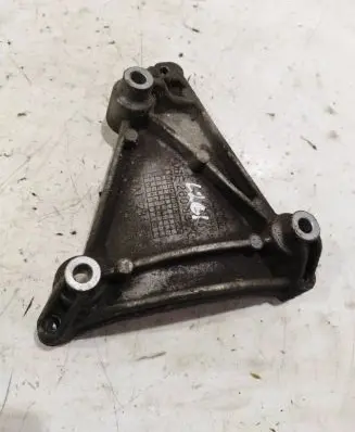 Audi A6 S6 C6 4F A/C compressor mount bracket 06E260835C