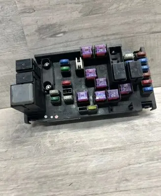 Subaru Forester SH Fuse module 82241SC020 008087
