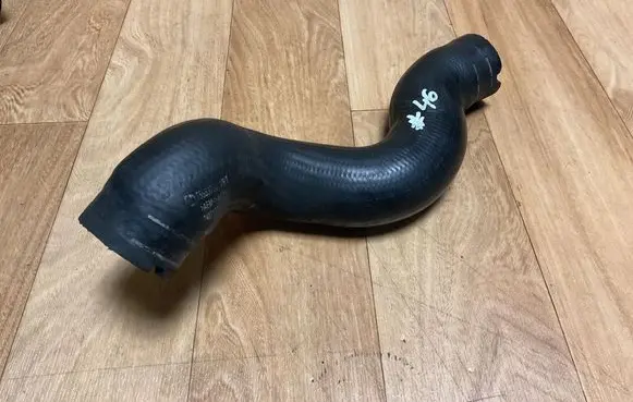 Opel Zafira A Intercooler hose/pipe 55559702 2407177