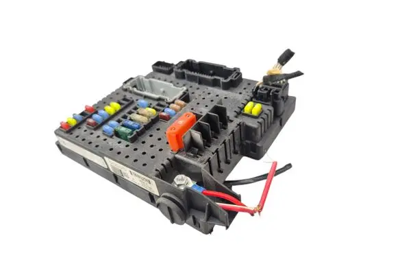 Volvo XC90 Fuse module 8676391 04W224 12217799