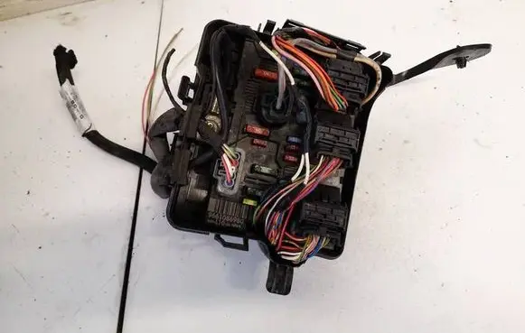 Peugeot 207 Fuse box set 9661086980